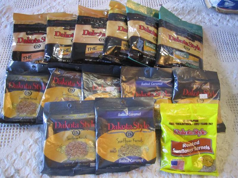 lot 54 image: 14 Bags Misc Dakota Style Sunflower...