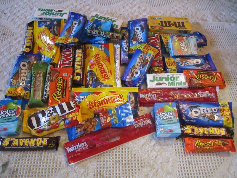lot 72 image: Large Lot of Misc Candy Best by dat...