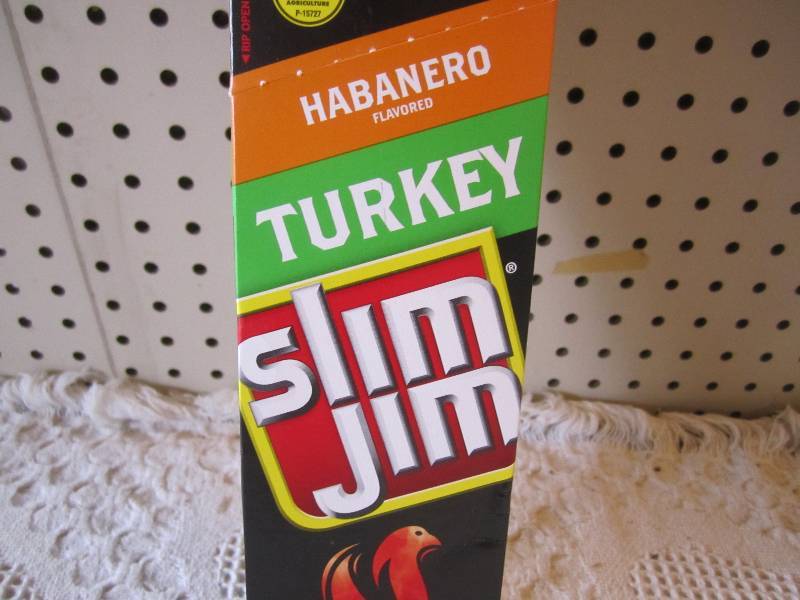 lot 92 image: Box of 24 Slim Jim Sticks Habanero ...