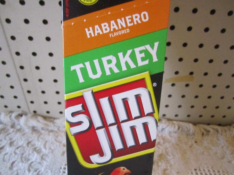 lot 94 image: Box of 24 Slim Jim Sticks Habanero ...