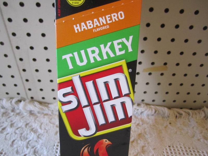 lot 95 image: Box of 24 Slim Jim Sticks Habanero ...
