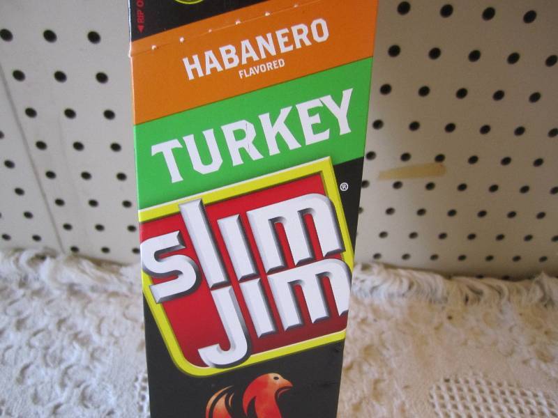 lot 96 image: Box of 24 Slim Jim Sticks Habanero ...