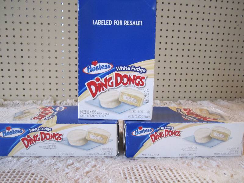 lot 112 image: 3 Boxes Hostess White Fudge Ding Do...