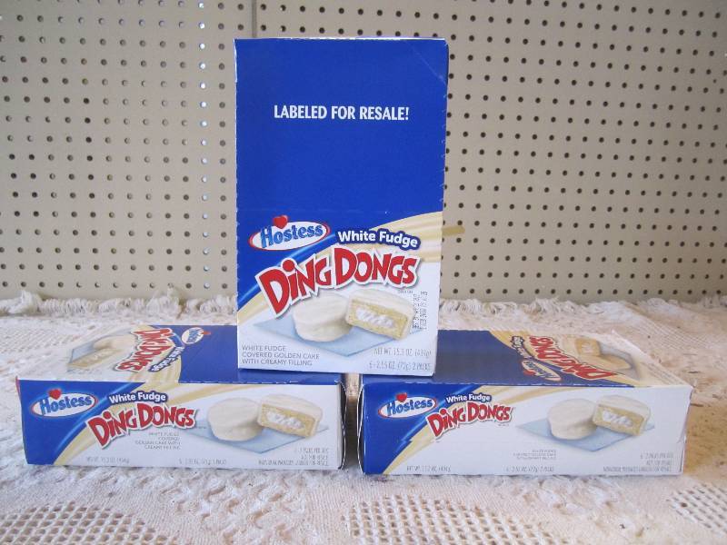 lot 113 image: 3 Boxes Hostess White Fudge Ding Do...