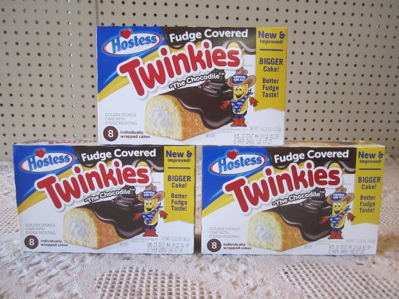 lot 122 image: 3 Boxes Hostess Fudge Covered Twink...