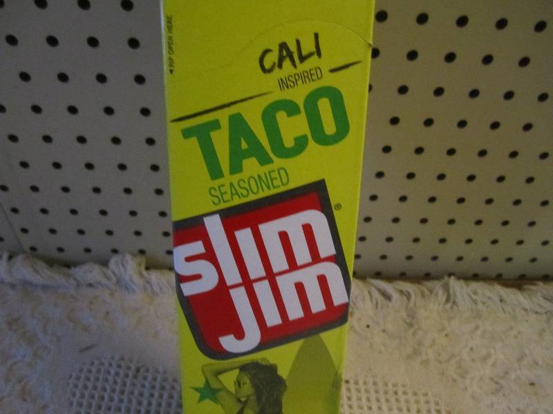 lot 152 image: Box of 24 Slim Jim Sticks Taco Seas...