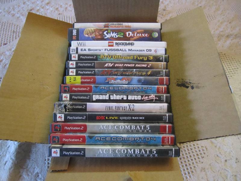 lot 159 image: Lot of Misc Video Games ...