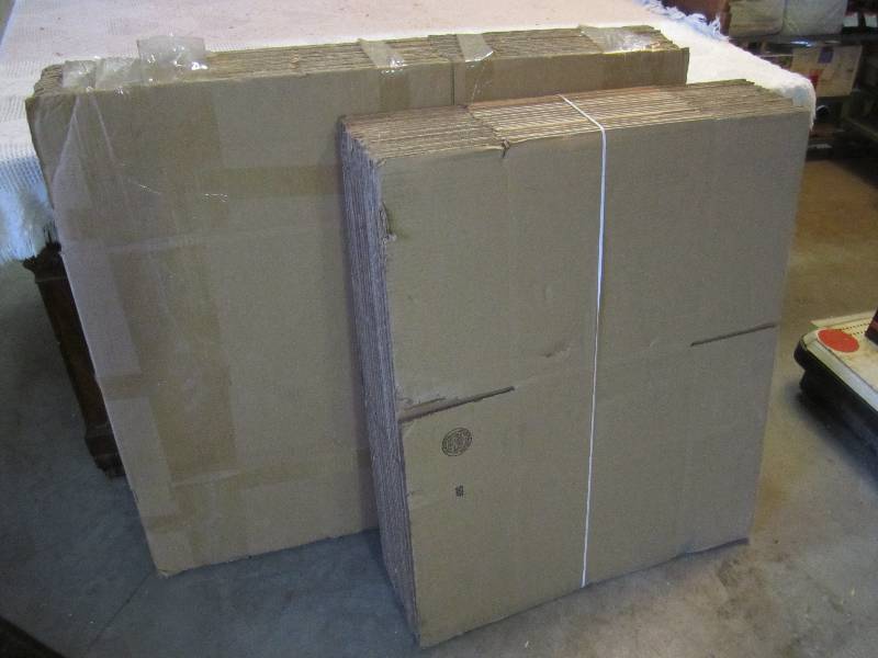 lot 181 image: Lot of 2 Sizes of Boxes Bundle of 2...