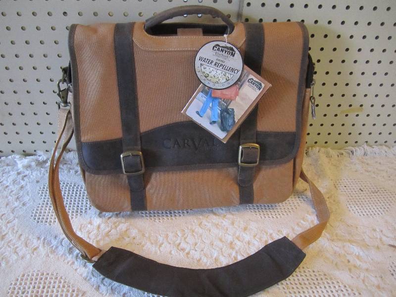 lot 194 image: Canyon Outback Leather Canvas Compu...