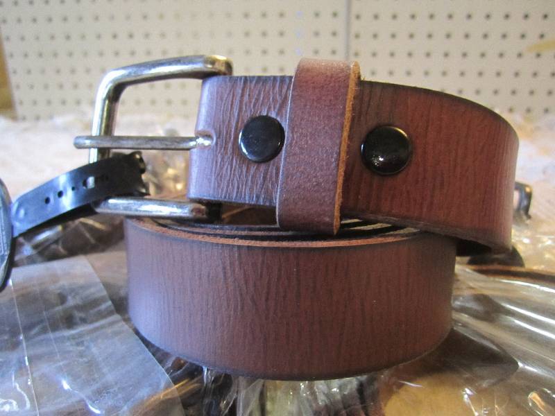 lot 202 image: Mix Lot of 10 Canyon Outback Leathe...
