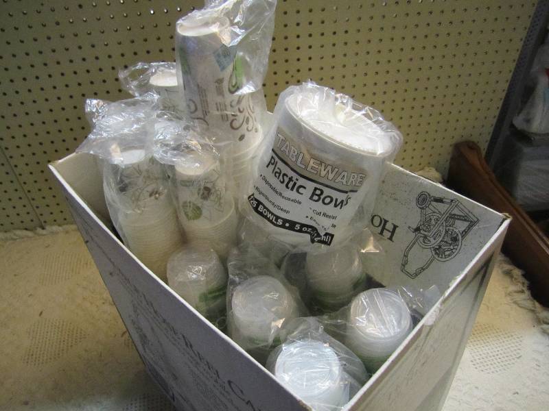 lot 212 image: Lot of Misc and Various sized Cups ...