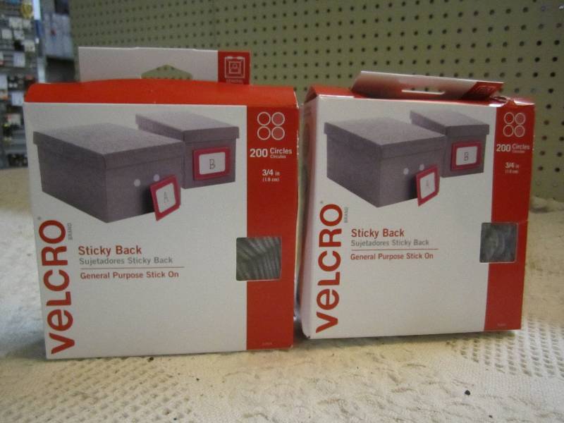 lot 214 image: 400 Velcro Sticky Back 34 Circles...