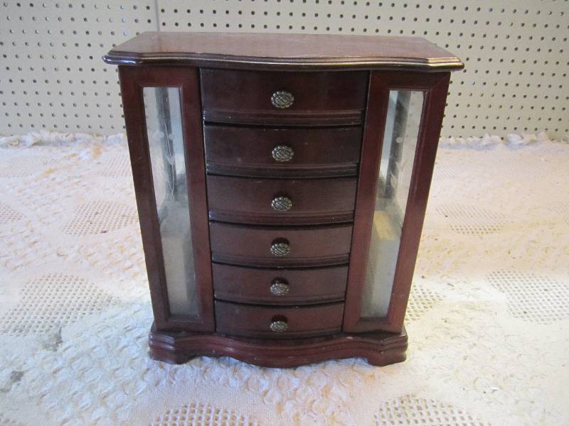 lot 237 image: Wood Jewelry Box Full of Misc Jewel...