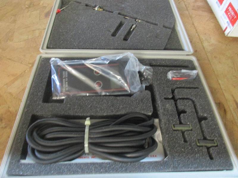 lot 11 image: Dwyer Manometer