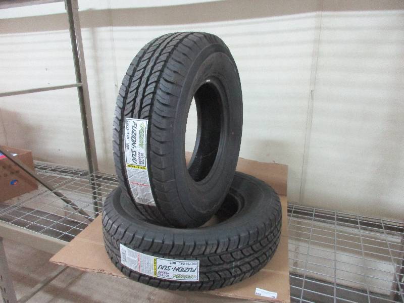 lot 16 image: Fuzion Tires 23575R15