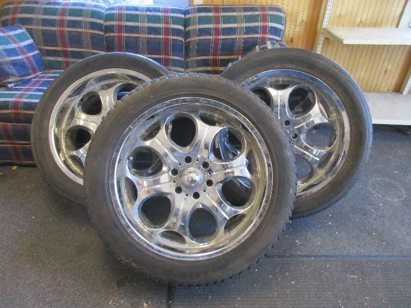 lot 27 image: 28545R22 Tires and Rims
