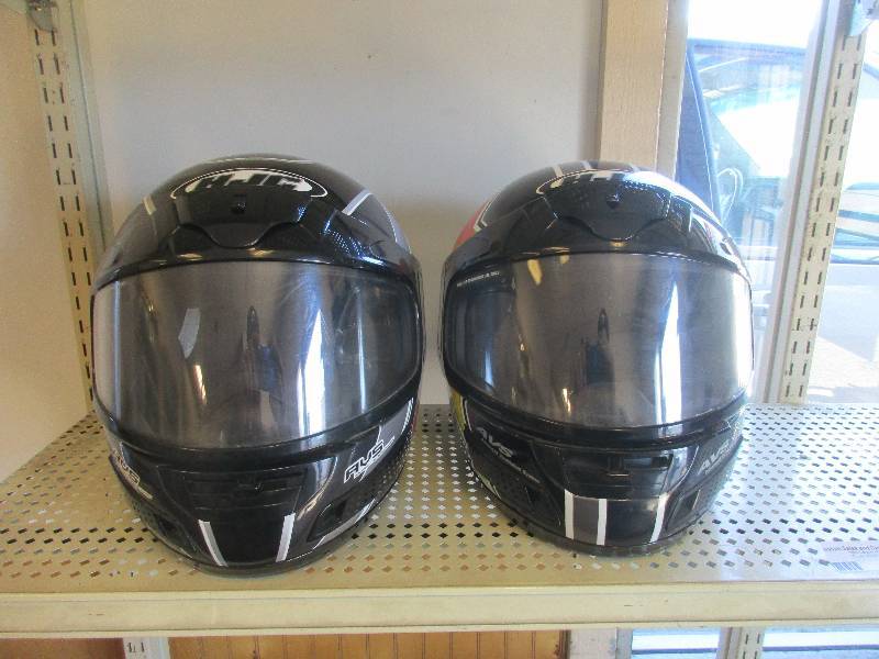 lot 28 image: HJC Helmets