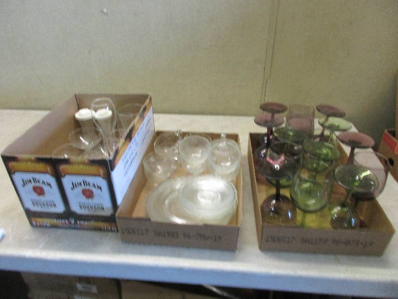 lot 36 image: Glassware