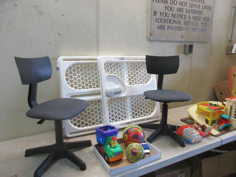 lot 66 image: Gate, kids chairs and vintage toys
