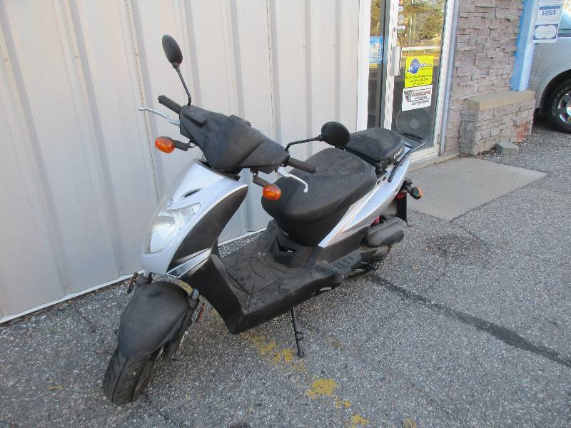 lot 4 image: Kymco Scooter