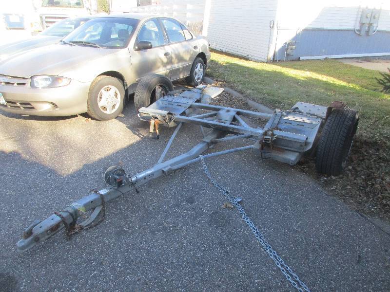 lot 4-2 image: Tow Dolly