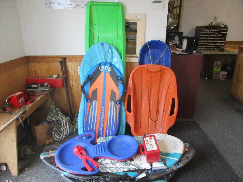 lot 79 image: Snow Toys
