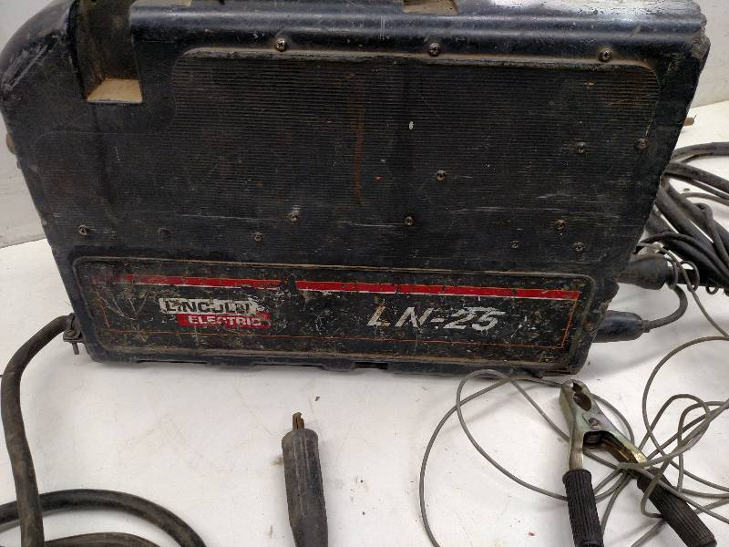 lot 6 image: Lincoln LN-25 Wire Feeder with Gun,...
