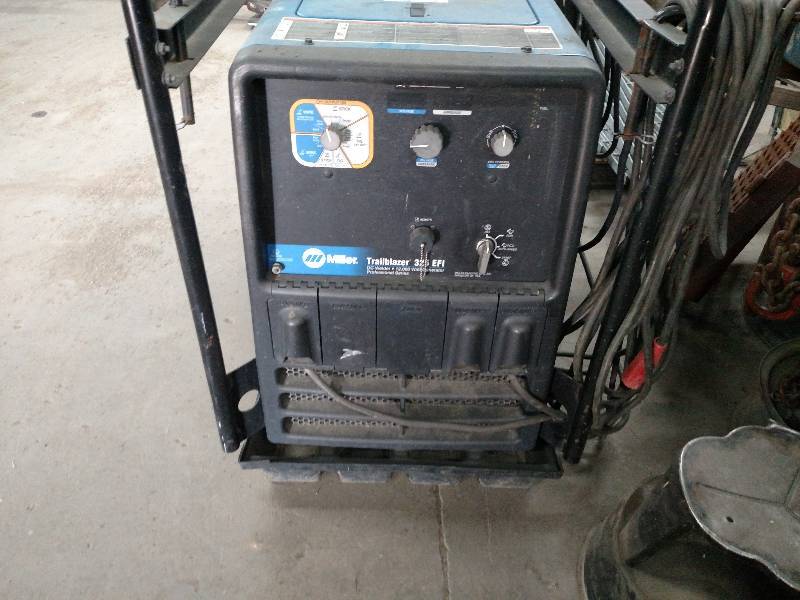 lot 2 image: Miller Trailblazer 325EFI DC Welder...