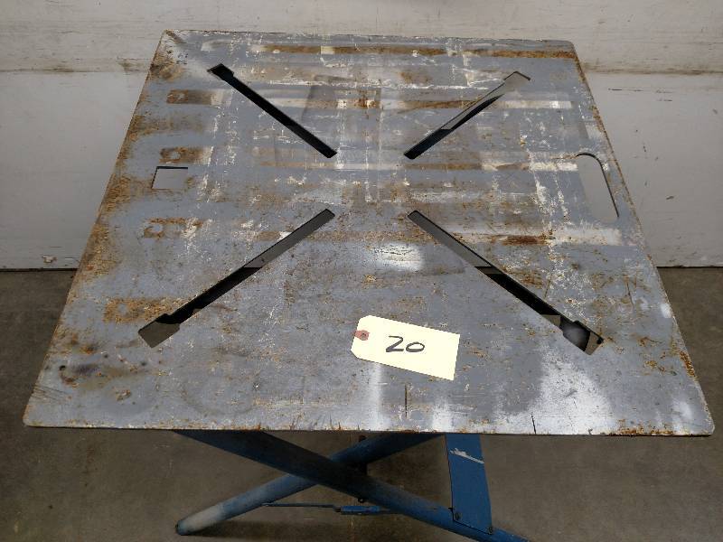 lot 20 image: Miller Portable Welding Table, 29x2...