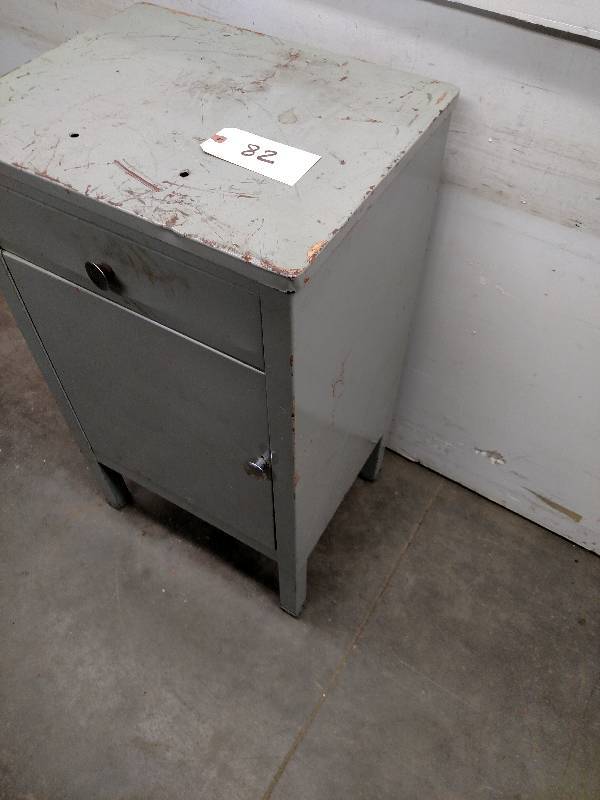 lot 82 image: Steel Cabinet, 20x16x35...
