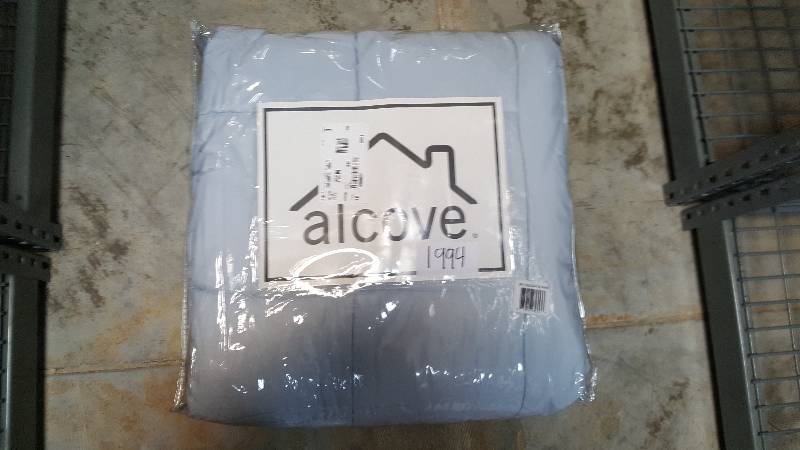lot 1994 image: alcove Solid Color Microfiber Reversible Comforter - King Size