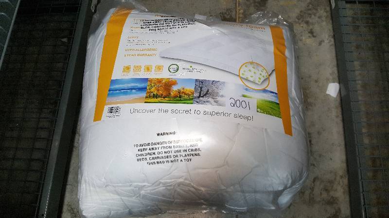 lot 2001 image: sensorPEDIC Memory Loft Classic Topper - Queen Size