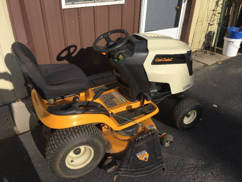 Cub Cadet 1045 Lawn Mower