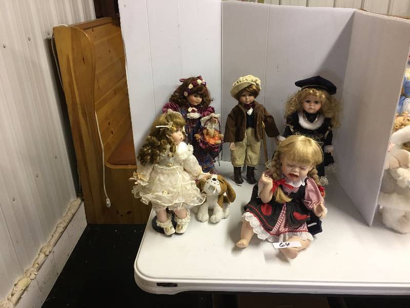 5 Collectors Dolls