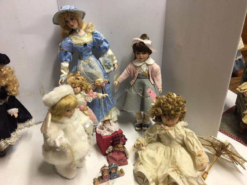 4 Collectors Dolls