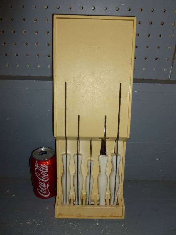 lot 4 image: Cutco Knife Set