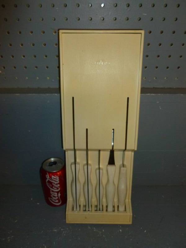 lot 5 image: Cutco Knife Set
