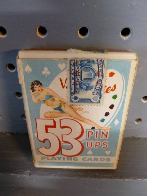 lot 14 image: Vintage Pin-Up Girl Playing Cards