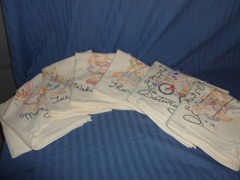 lot 15 image: Day Of The Week Towels