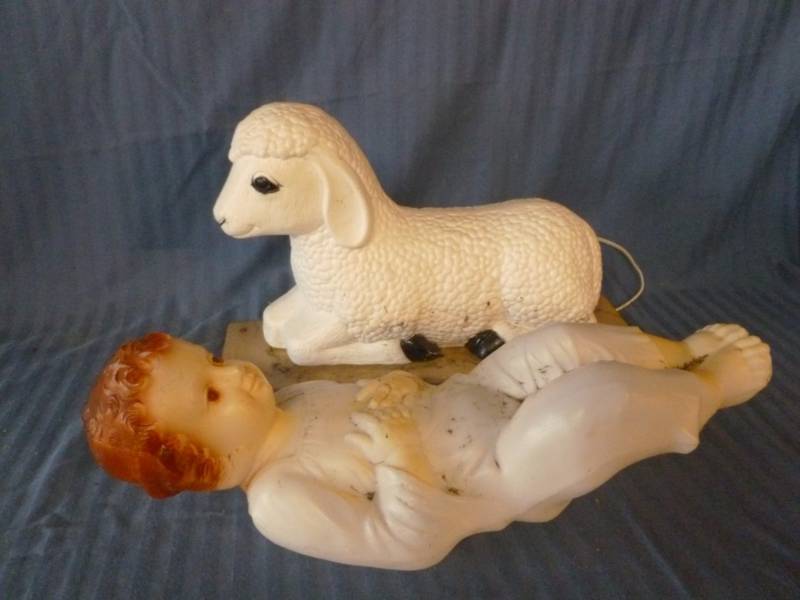 lot 26 image: Blow Molds