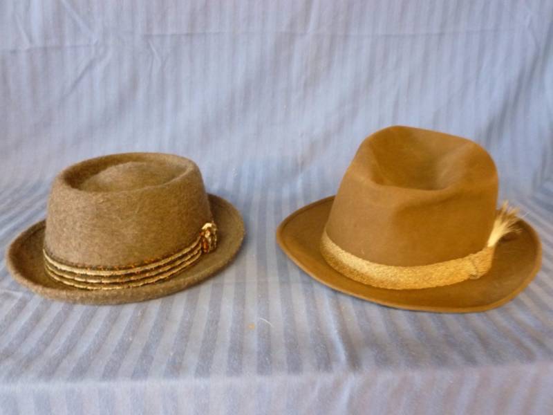 lot 78 image: Vintage Hats