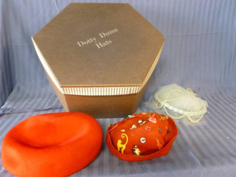 lot 80 image: Vintage Ladies Hats