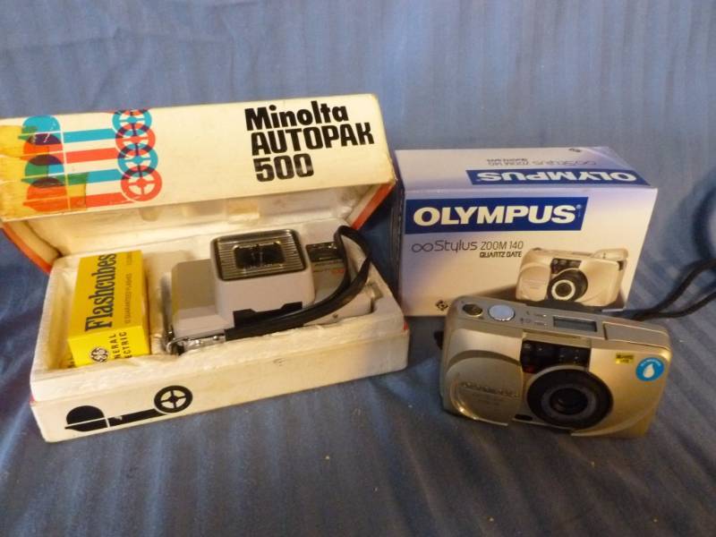 lot 90 image: Cameras