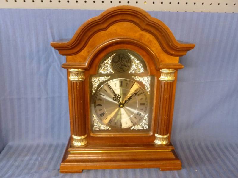 lot 92 image: Clock