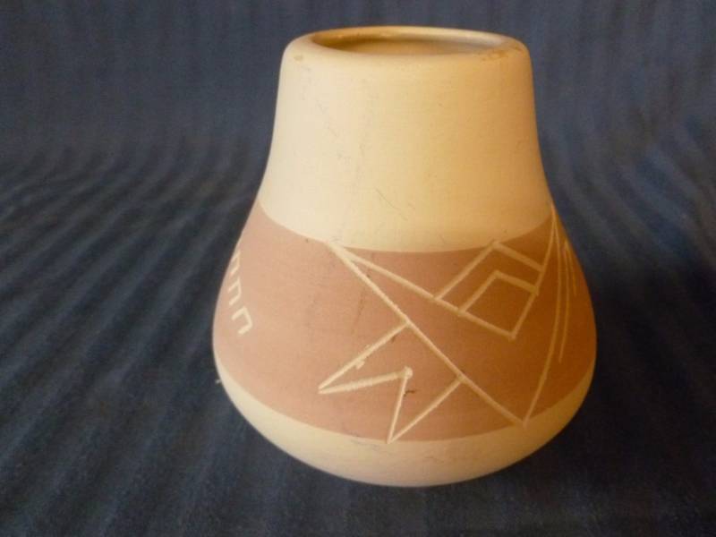 lot 106 image: Native American Item