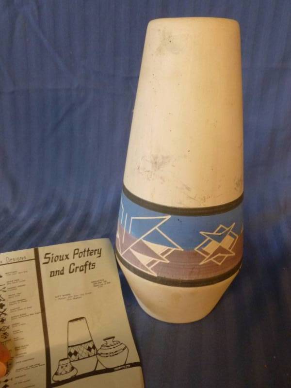 lot 110 image: Native American Item