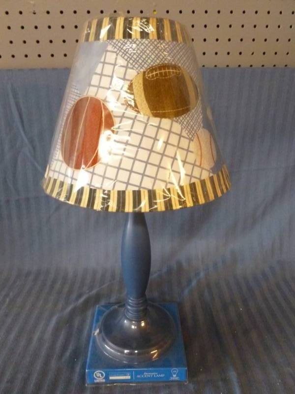 lot 125 image: New Lamp