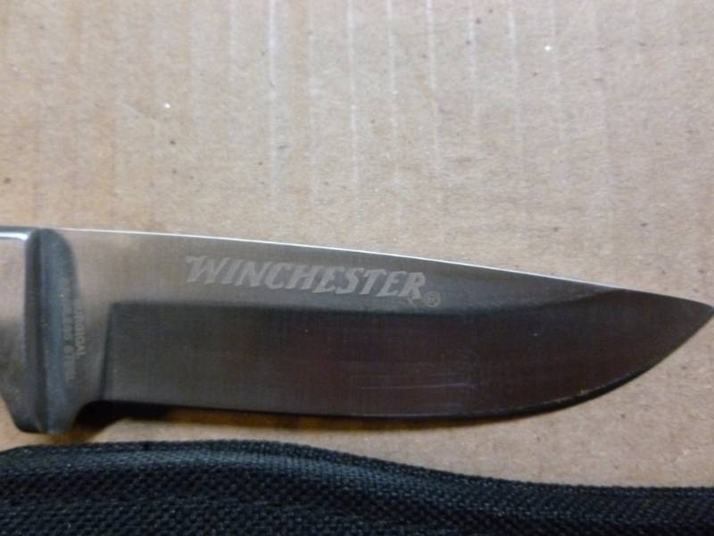 lot 143 image: Winchester Knife