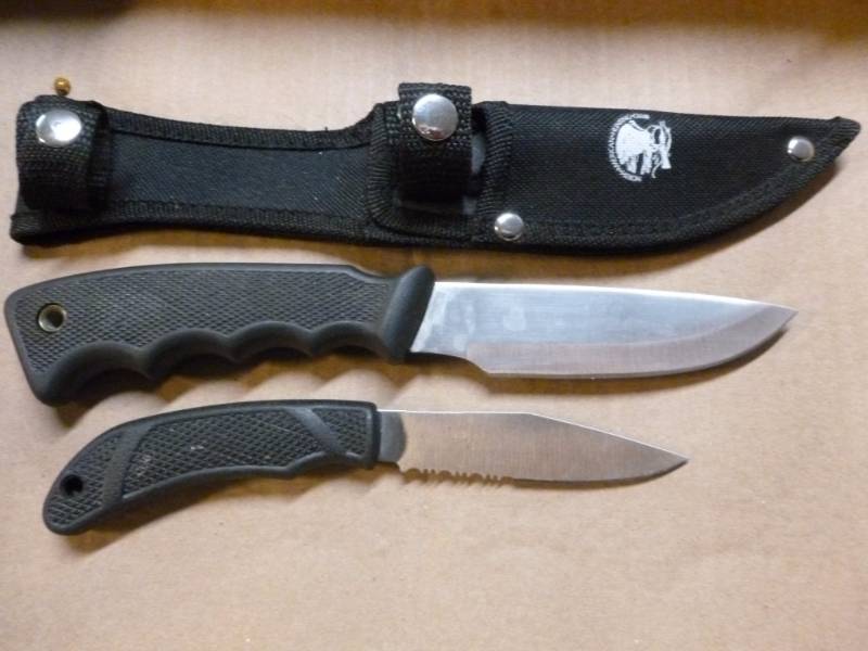 lot 145 image: Knife Set