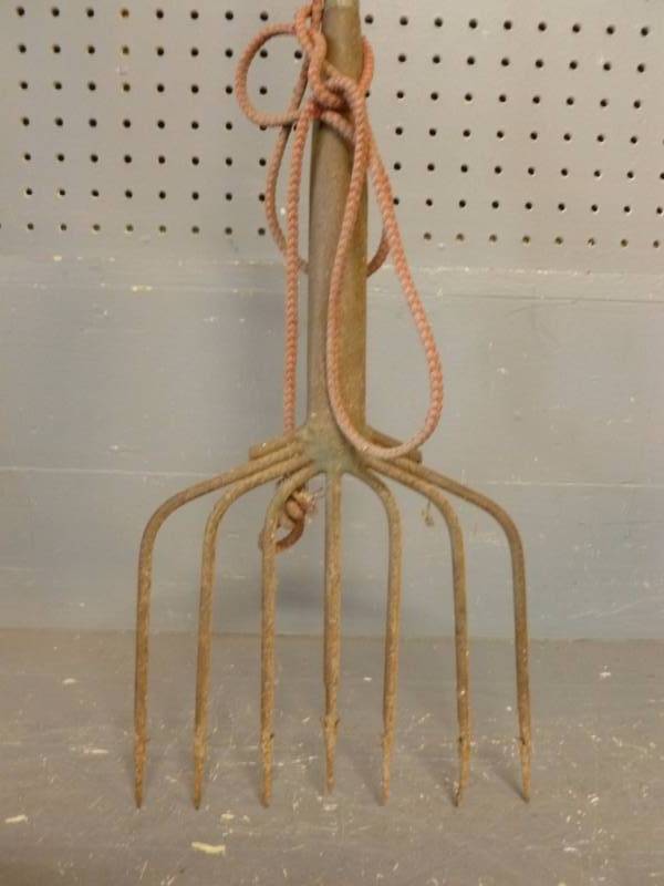 lot 154 image: Vintage Spear